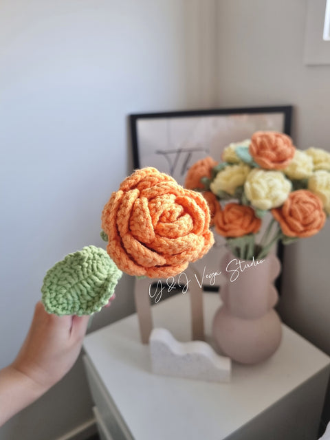 Single flower-one piece petal rose